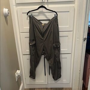 City Chic Olive Ankle Cargo Pants